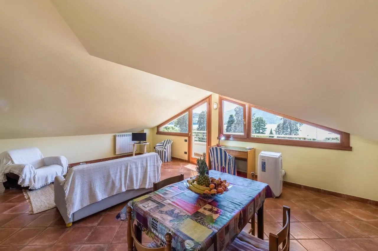 דירה מארונה Casa Caterina Mansarda Vista Lago