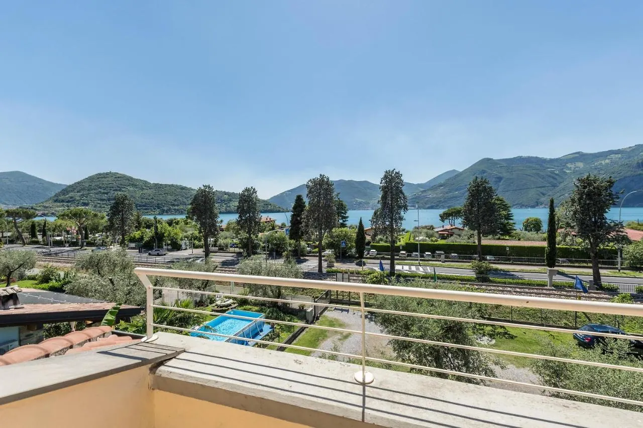 דירה מארונה Casa Caterina Mansarda Vista Lago איטליה